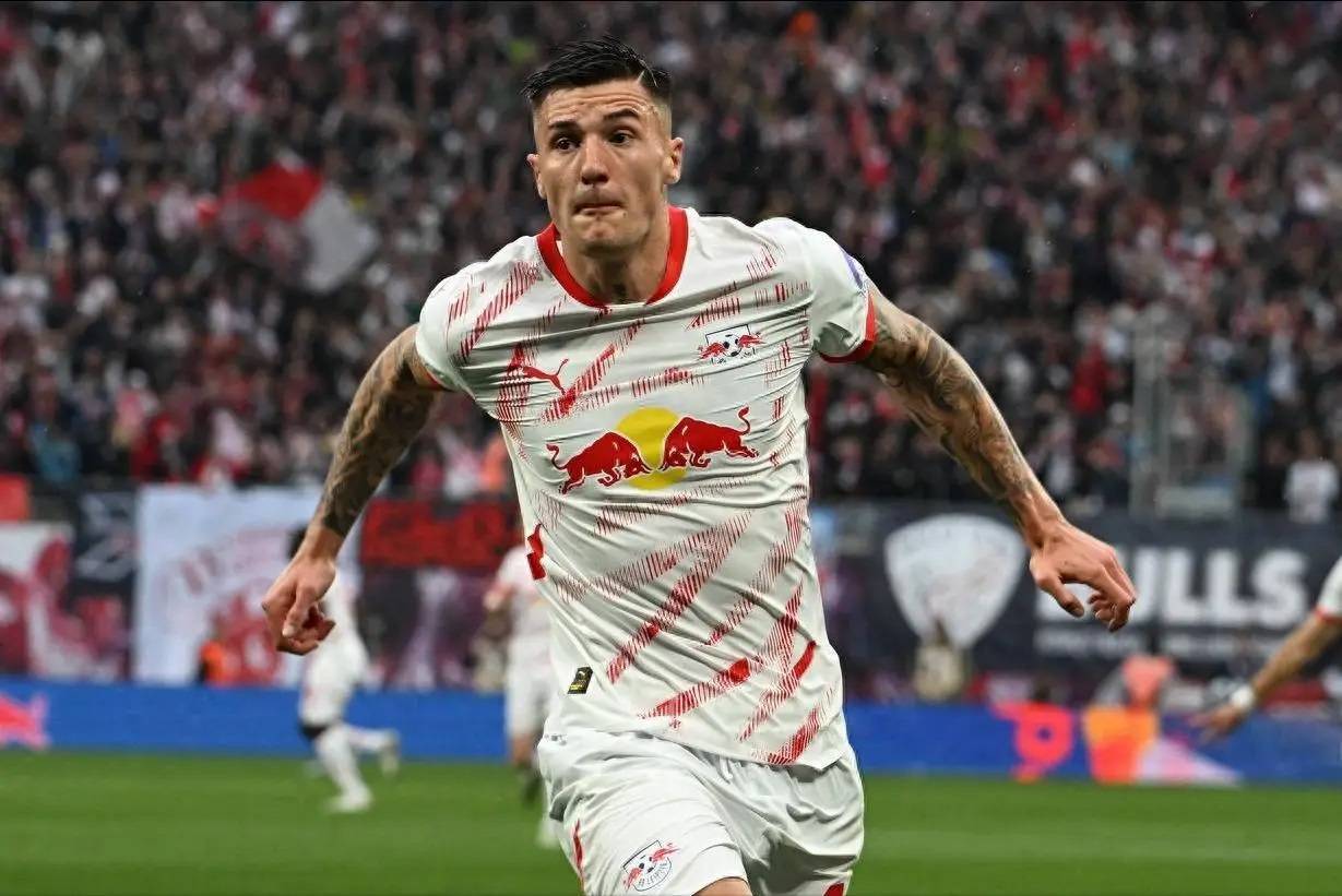 来了，纽卡斯尔！截胡曼联，曝纽卡9000万欧签22岁神锋